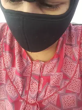 Snapshot of Tamillaxmi12 chatting on April 2026 06:08:01 AM Tamillaxmi12 online show from April 2026 06:08:01 AM