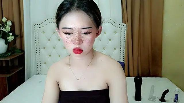 Snapshot of Seductive_sophie chatting on June 2026 04:01:01 AM Seductive sophie online show from June 2026 04:01:01 AM
