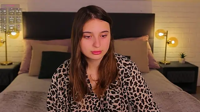 Nicole De Lux online show from April 2026 05:23:01 AM