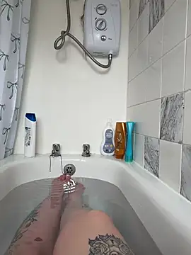 BeeMay22 online show from April 2026 12:35:02 PM