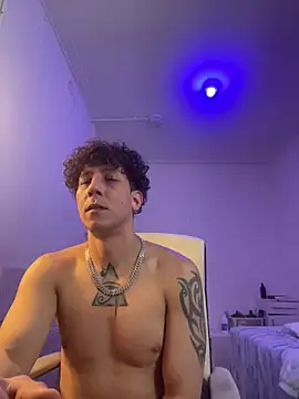 Snapshot of TitanNoir chatting on March 2026 09:05:01 AM TitanNoir online show from March 2026 09:05:01 AM