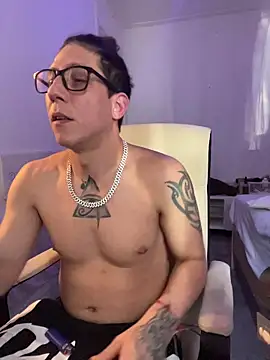 Snapshot of TitanNoir chatting on March 2026 10:07:01 AM TitanNoir online show from March 2026 10:07:01 AM