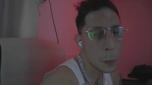 Snapshot of TitanNoir chatting on April 2026 01:41:01 PM TitanNoir online show from April 2026 01:41:01 PM