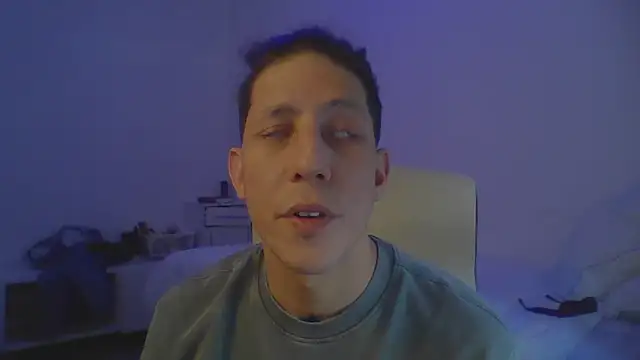 Snapshot of TitanNoir chatting on April 2026 11:40:01 AM TitanNoir online show from April 2026 11:40:01 AM