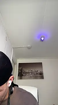 Snapshot of TitanNoir chatting on April 2026 12:05:02 PM TitanNoir online show from April 2026 12:05:02 PM