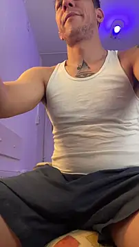 Snapshot of TitanNoir chatting on April 2026 07:45:01 AM TitanNoir online show from April 2026 07:45:01 AM