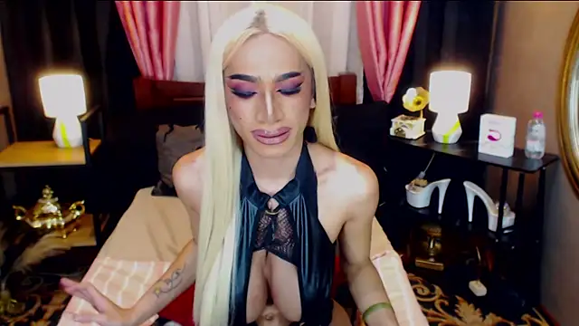 KieraLee online show from May 2026 11:15:02 AM