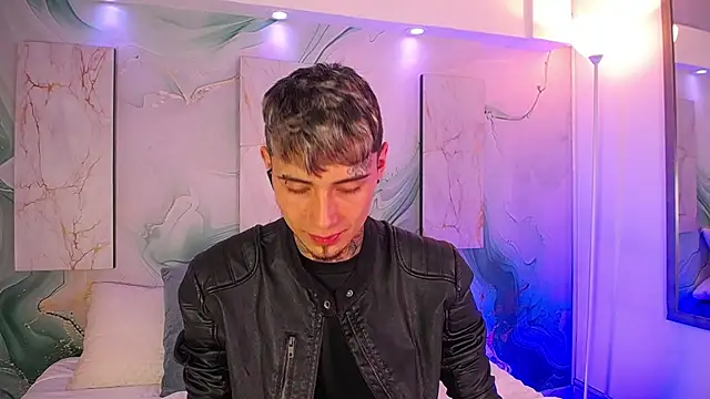 Max Hader  online show from April 2026 03:51:01 AM