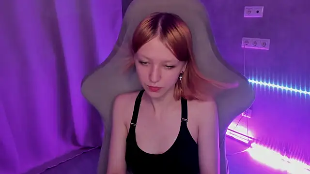 Emma Dusk online show from July 2026 01:02:02 AM