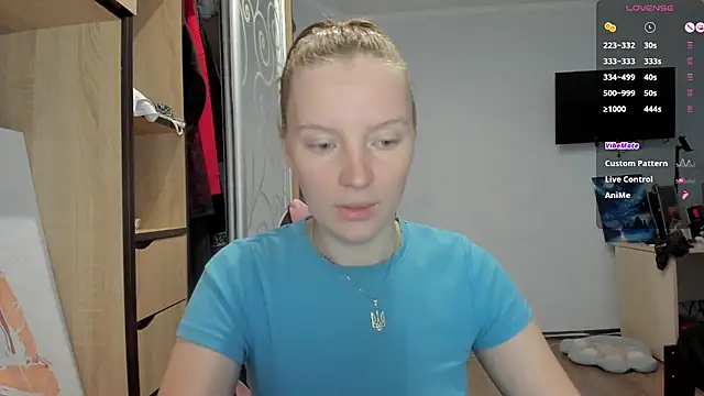 Mary Blu online show from October 2025 09:27:01 AM