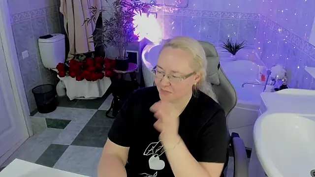 ViolaSmithh online show from April 2026 09:44:01 AM