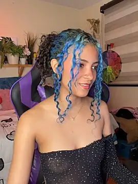 Franchezcaa  online show from April 2026 01:38:01 PM