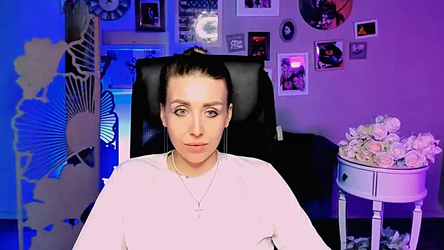 Snapshot of MonicaRiley chatting on March 2026 03:50:01 PM MonicaRiley online show from March 2026 03:50:01 PM