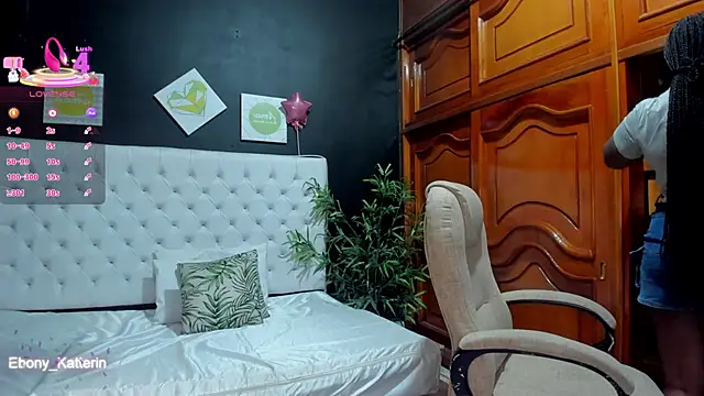 ebony katterin online show from April 2026 11:18:02 AM