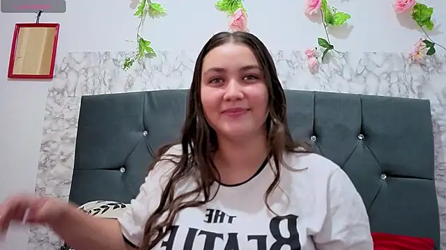 Mikaellaginx online show from March 2026 06:48:01 PM