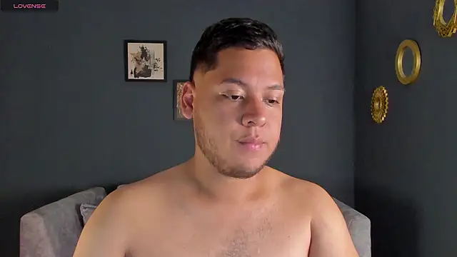 Snapshot of Akon_2XXX chatting on March 2026 01:00:01 AM Akon 2XXX online show from March 2026 01:00:01 AM