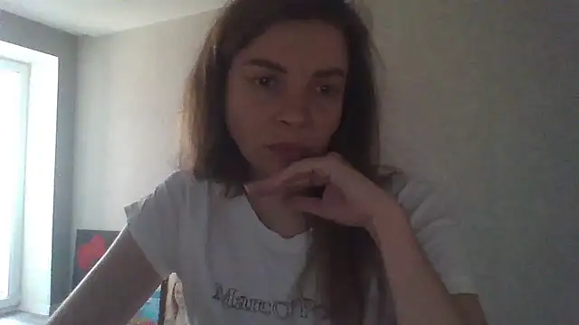 Luna2547 online show from March 2026 02:33:02 PM