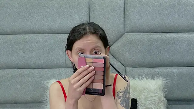 Naomimolie online show from July 2026 12:08:01 PM