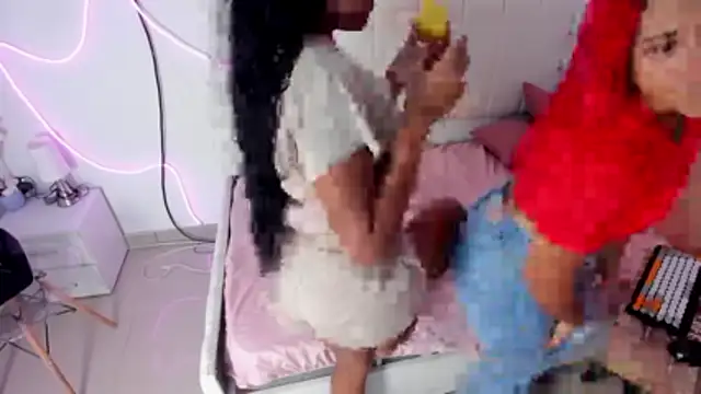 Snapshot of Peliroja_lustrum chatting on June 2026 03:25:02 PM Peliroja lustrum online show from June 2026 03:25:02 PM