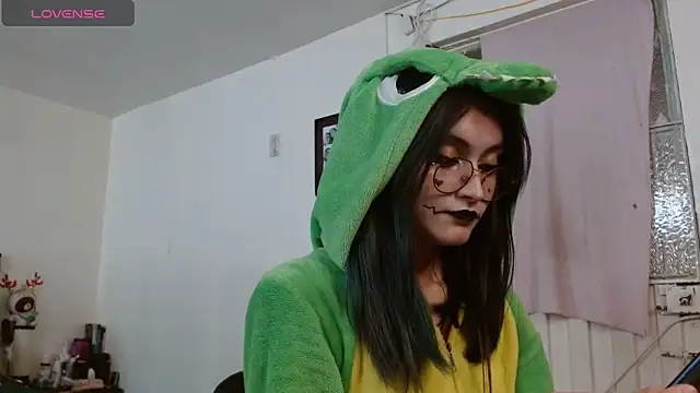 naomi unu online show from June 2026 07:12:02 PM