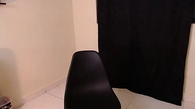 LyriaDiamond  online show from March 2026 08:23:01 PM