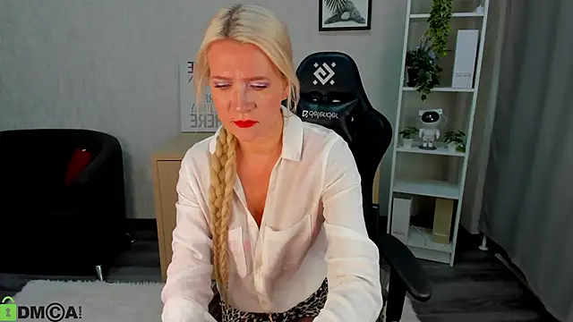 Ledi Luna online show from April 2026 09:15:01 AM