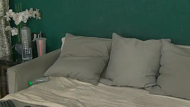 SkinnyNatty online show from May 2026 03:57:01 AM
