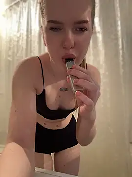 KayShaw online show from April 2026 03:37:02 PM