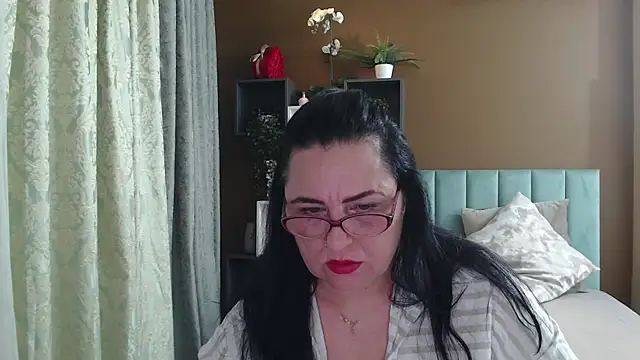 ValerieSmiths online show from May 2026 05:46:02 AM