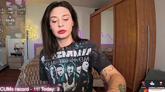 CamomileLil online show from April 2026 10:05:01 AM