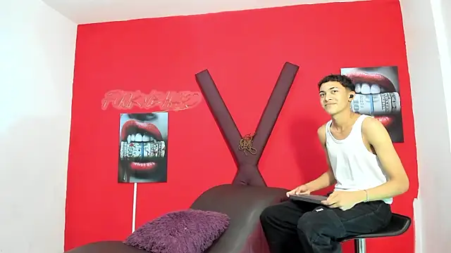 SKYN MAN online show from March 2026 01:21:02 AM