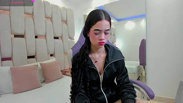 georgina kloss  online show from April 2026 04:29:01 PM