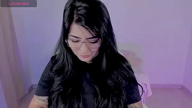 Snapshot of heeyy_kitty chatting on April 2026 06:23:02 PM heeyy kitty online show from April 2026 06:23:02 PM