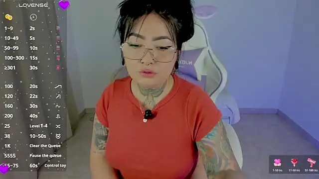 Snapshot of heeyy_kitty chatting on April 2026 08:10:01 PM heeyy kitty online show from April 2026 08:10:01 PM