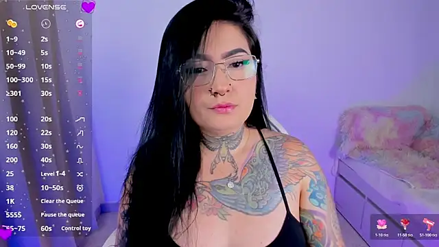 Snapshot of heeyy_kitty chatting on April 2026 02:23:02 PM heeyy kitty online show from April 2026 02:23:02 PM