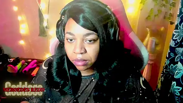 Snapshot of Goddess_MercedesRedd chatting on May 2026 12:56:01 PM Goddess MercedesRedd online show from May 2026 12:56:01 PM