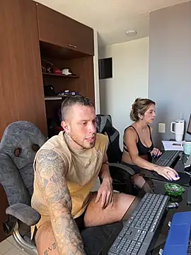 Snapshot of Dra-Dr-Fitness chatting on March 2026 06:23:02 PM Dra-Dr-Fitness online show from March 2026 06:23:02 PM