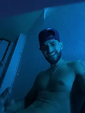 Snapshot of chuly00 chatting on March 2026 04:19:01 AM chuly00 online show from March 2026 04:19:01 AM