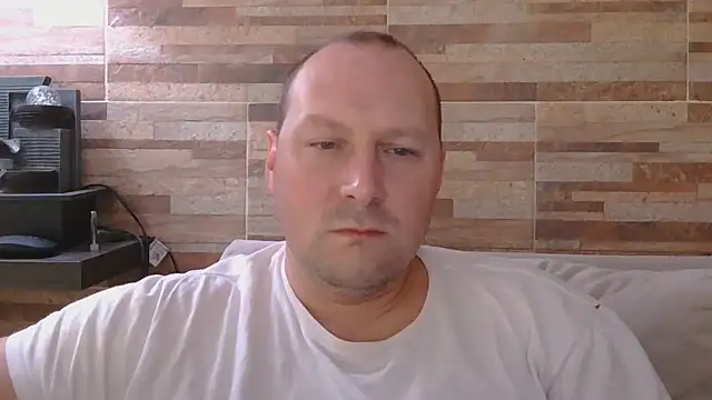 lustonfan online show from May 2026 12:48:01 PM