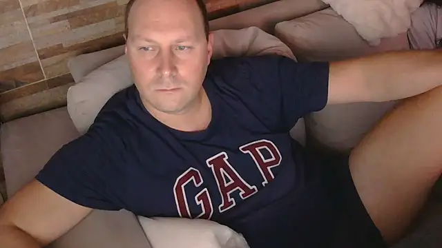 lustonfan online show from May 2026 09:45:01 PM