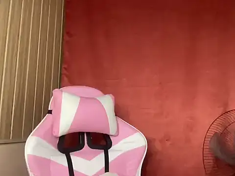 Sunkissed seductress online show from April 2026 02:33:01 PM