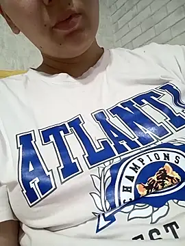 Emi hot1 online show from March 2026 12:34:01 PM