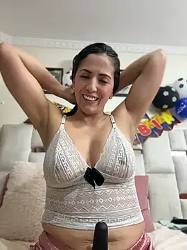 SamanthaWalker  online show from July 2026 01:23:02 AM