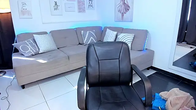 Dana sophiia online show from April 2026 01:27:02 PM