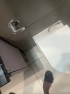 Vibrator2509 online show from April 2026 06:32:02 PM