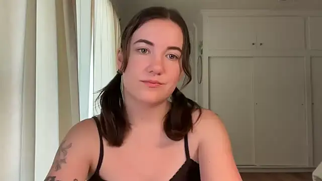summerxo online show from June 2026 05:36:02 PM