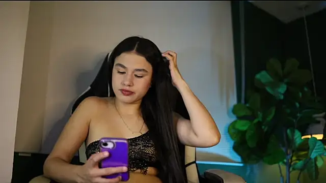 Danaa Rousee  online show from June 2026 07:39:01 AM