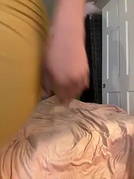 Riasvenenoo online show from May 2026 04:01:01 PM