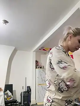 Snapshot of Giullyaxxx chatting on March 2026 03:38:02 PM Giullyaxxx online show from March 2026 03:38:02 PM