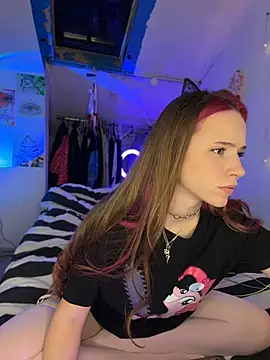 Ameliamoooon online show from April 2026 07:07:02 PM